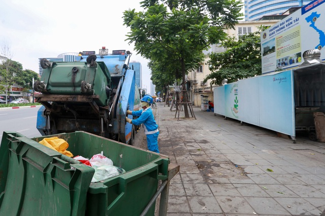 Hà Nội: Trang bị nhà ở di động cho xe đẩy rác trên nhiều tuyến phố - 11