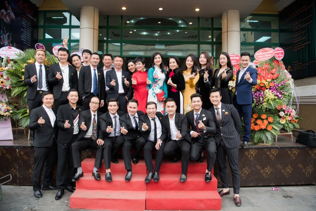 Công Lý - Quang Thắng gắn bó từ thuở ở nhà thuê, 20 năm đồng cam cộng khổ - 2 Công Lý - Quang Thắng gắn bó từ thuở ở nhà thuê, 20 năm đồng cam cộng khổ - 2