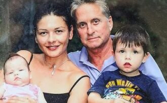 Những cuộc hôn nhân “vàng” chiến thắng được thị phi Hollywood