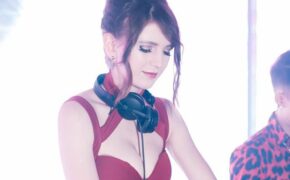 Vẻ đẹp bốc lửa của nữ DJ Ukraine đang chơi nhạc ở Hà Nội