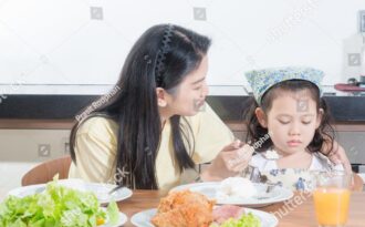 Chuyên gia nói gì về dinh dưỡng cho trẻ thấp còi?