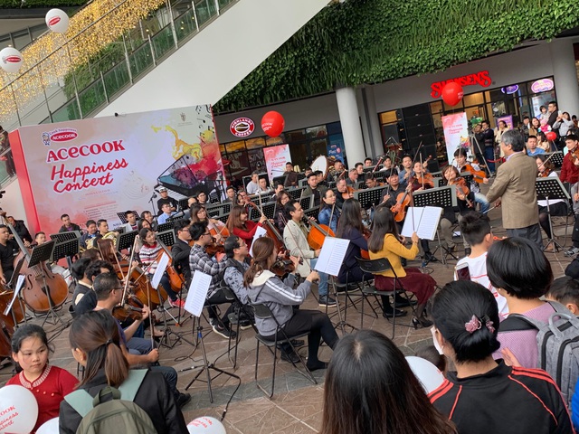 Khán giả thủ đô say mê với Acecook Happiness Concert 2019 - Ảnh 2.