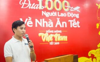 Vé máy bay về Tết trao tay những người lao động tiêu biểu đầu tiên