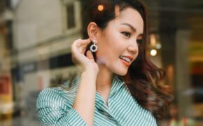 Ngọc Anh bức xúc vì đại gia có đất vài nghìn tỉ chê bai giọng hát