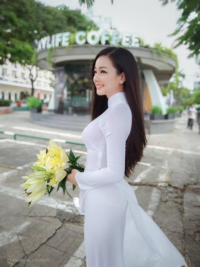 Gương mặt bầu bĩnh cùng nét đẹp thuần Việt tạo nên nét thu hút ở Quỳnh Trâm. 