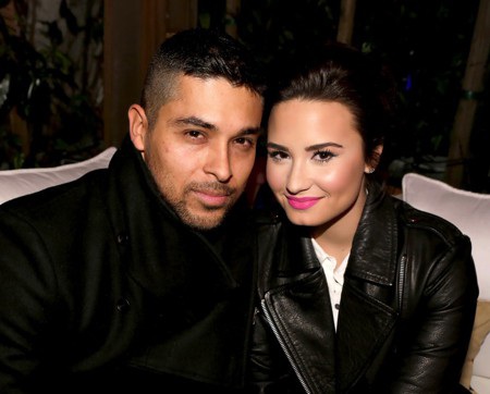 Sau 6 năm ở bên nhau, Demi Lovato và Wilmer Valderrama đã quyết định cả hai sẽ chia tay nhưng vẫn làm bạn vào năm 2016. Tuy nhiên, đến sinh nhật Lovato một năm sau đó, Wilmer Valderrama vẫn ở bên cạnh chúc mừng thân thiết và đến đầu năm nay, hai ngôi sao cũng bị “bắt quả tang” khi đang hẹn hò.