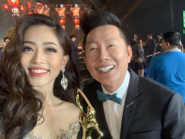 Phương Nga và người đàn ông quyền lực của Miss Grand Intetnational 2018.