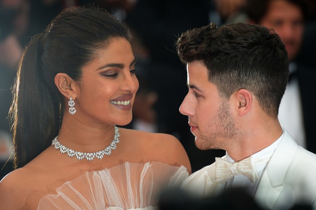 Priyanka Chopra đẹp đôi bên chồng kém 10 tuổi tại LHP Cannes - 17