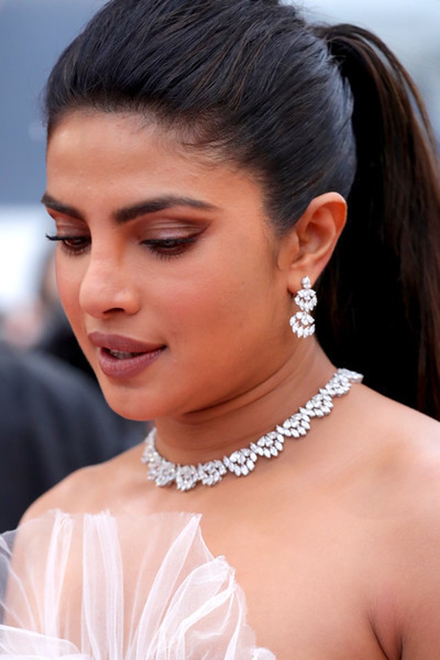 Priyanka Chopra đẹp đôi bên chồng kém 10 tuổi tại LHP Cannes - 14