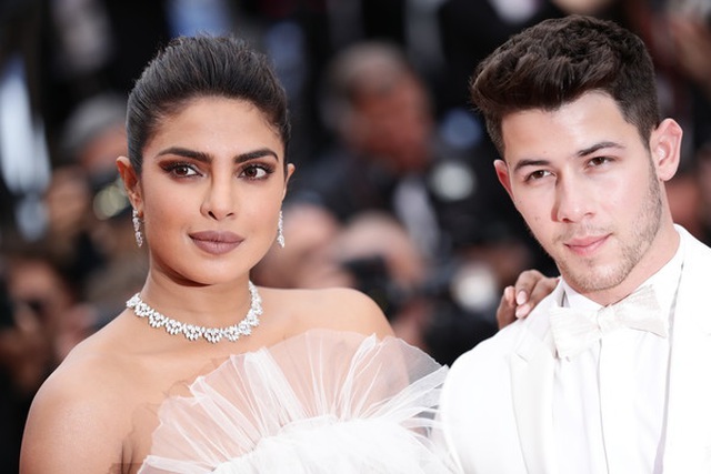 Priyanka Chopra đẹp đôi bên chồng kém 10 tuổi tại LHP Cannes - 16