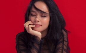 “Gái một con” Hoàng Quyên tái xuất với hình ảnh ngọt ngào