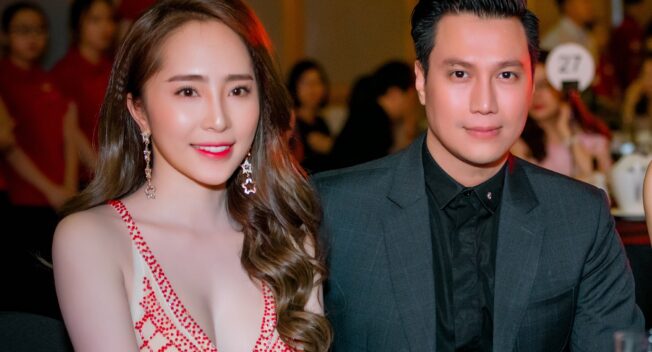 Công khai nâng ngực, Quỳnh Nga nóng bỏng bên “người tình” Việt Anh