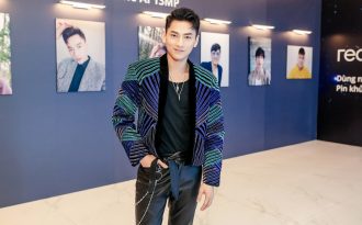 Isaac điển trai dự sự kiện