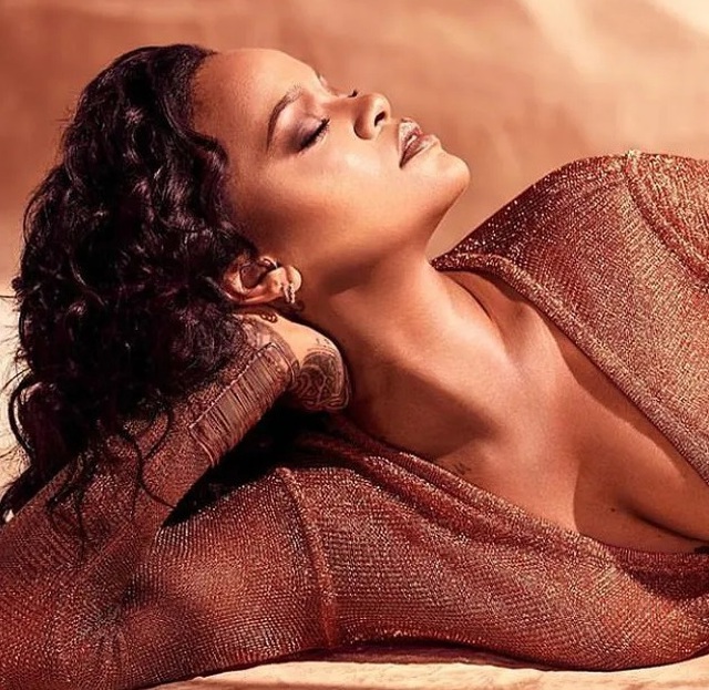 Rihanna tái xuất quyến rũ - 3
