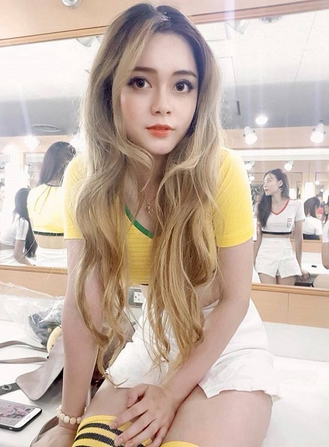 Sau 1 năm, Trâm Anh và dàn hot girl World Cup thay đổi chóng mặt - 10