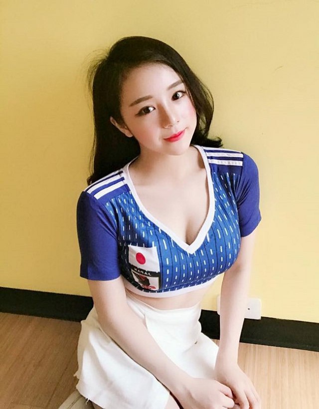 Sau 1 năm, Trâm Anh và dàn hot girl World Cup thay đổi chóng mặt - 6