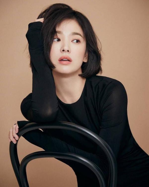 Song Hye Kyo: Mỹ nhân U40 đẹp trong trẻo như gái đôi mươi - Ảnh 3.