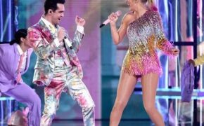 Taylor Swift xinh đẹp khoe chân dài