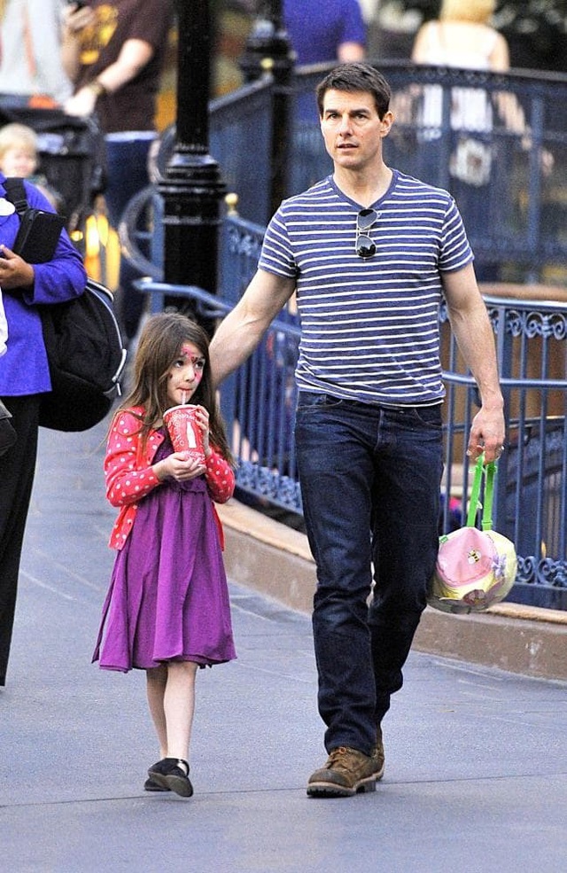 Tom Cruise không gặp con gái Suri Cruise trong ngày sinh nhật lần thứ 13 - 5