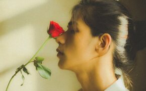 Vẻ điển trai lãng tử của 9X Vĩnh Long với mái tóc dài