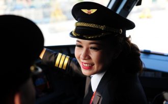 Hành trình trở thành cơ trưởng của nữ tiếp viên xinh đẹp