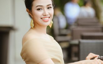 Lương Hải Yến xuất hiện rạng rỡ sau khi đăng quang Quán quân Sao Mai 2019