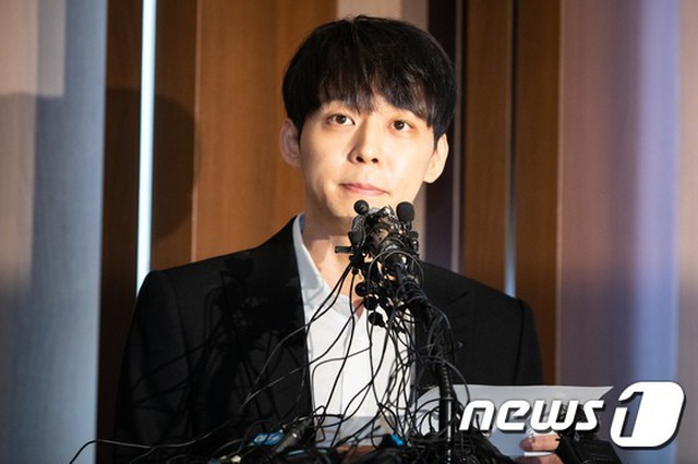 Park Yoochun mở họp báo nói về mối quan hệ với bạn gái cũ vừa bị bắt vì ma túy - 2