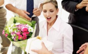 Lựa chọn quà tặng sếp nữ dịp cuối năm