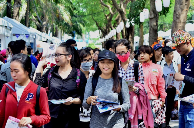 Ngày hội thu hút khá nhiều giới trẻ đến giao lưu, tham quan.