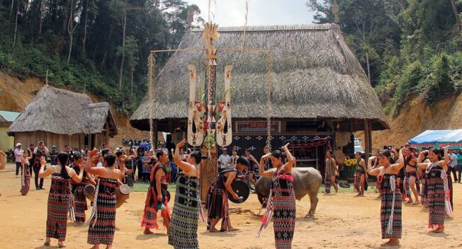 Lễ hội “Tạ ơn rừng” của đồng bào Cơtu