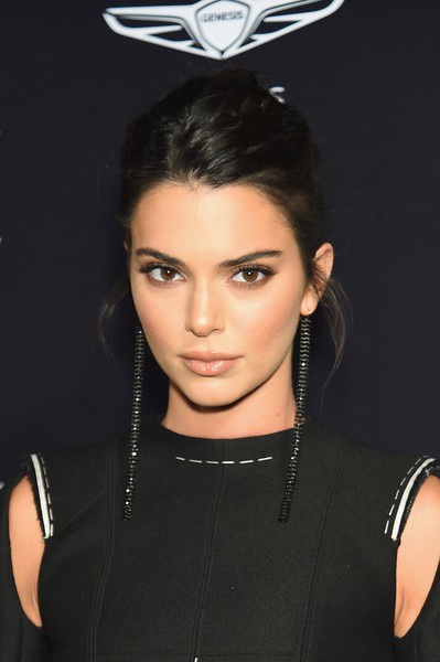  Kendall Jenner kín đáo bất ngờ trong sự kiện 