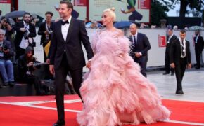 Bradley Cooper và Lady Gaga hạnh phúc khi được đề cử giải Quả Cầu Vàng