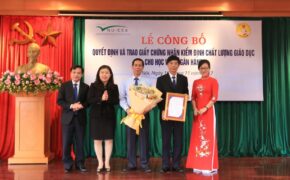 Học viện Ngân hàng nhận quyết định trường đạt tiêu chuẩn chất lượng giáo dục