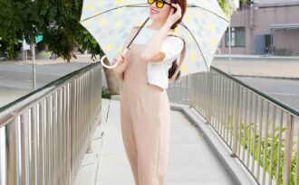 Diễn viên MC Thuỳ Trang Street style xuống phố