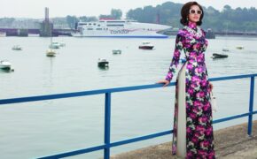 Siêu mẫu Minh Tú hoá thiếu nữ Sài thành thập niên 60 trên đất Pháp