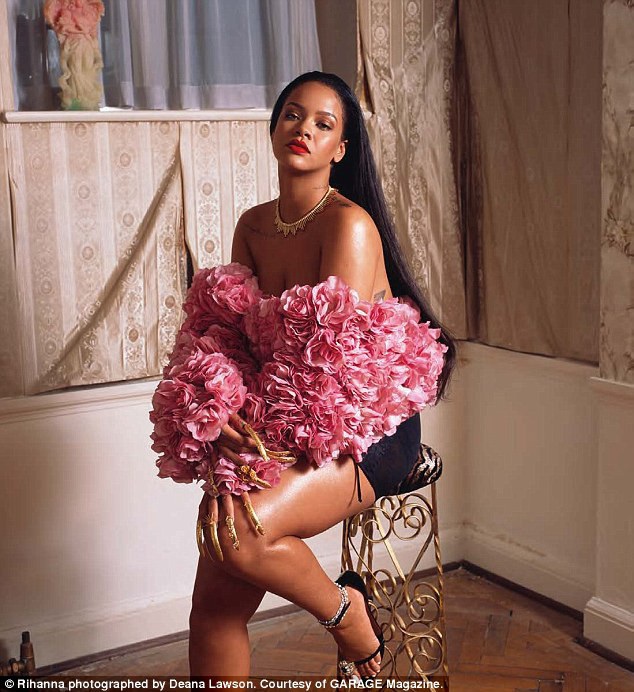  Rihanna trẻ đẹp trong bộ ảnh mới. Nữ ca sỹ 30 tuổi trông rất quyến rũ và bí ẩn 