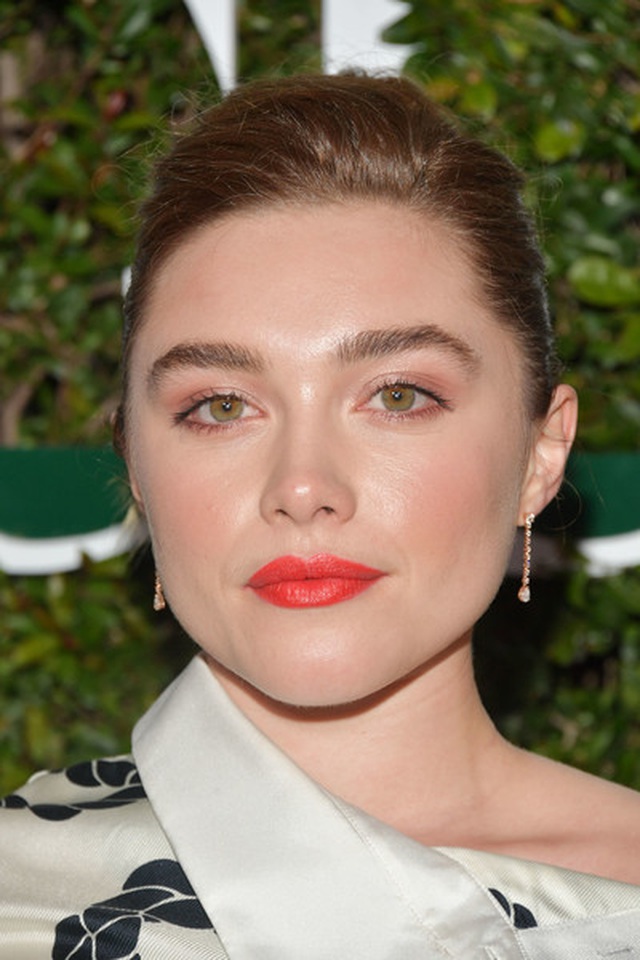 Cận cảnh làn da láng mịn của Florence Pugh - 8