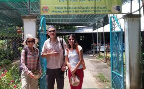 Mô hình sản xuất nông nghiệp hiệu quả ở địa phương đạt chuẩn nông thôn mới