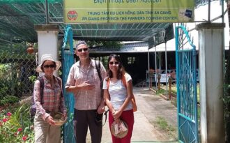 Mô hình sản xuất nông nghiệp hiệu quả ở địa phương đạt chuẩn nông thôn mới