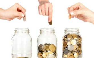 Người giàu tiết kiệm: Có tiền tỷ vẫn đi xe máy cũ