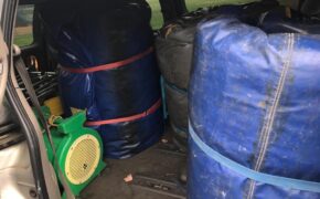 Ở nhà là cậu ấm cô chiêu, du học sấp ngửa làm thêm kiếm ngàn đô mỗi tháng