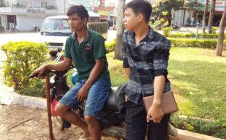 Cảnh mưu sinh ở chợ lao động trên vùng cao của bà con đồng bào