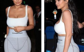 Kylie Jenner khoe đường cong nóng bỏng