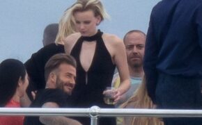 David Beckham điển trai thân mật với người đẹp tóc vàng trên du thuyền 40 triệu đô