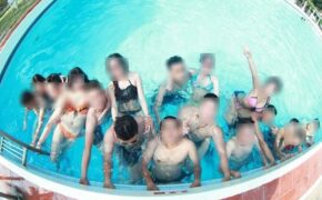 Những bức ảnh kỷ yếu gây tranh cãi cộng đồng mạng