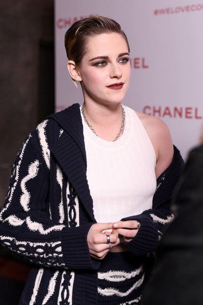  Kristen vừa ra mắt phim mới Lizzie 