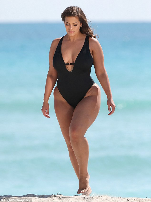  Ashley Graham hiện là người mẫu đình đám nước Mỹ dù không sở hữu vóc dáng thanh mảnh 