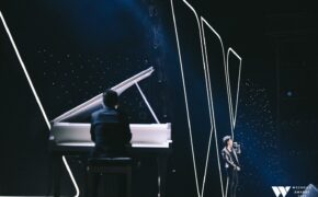 Bé Bôm và Sơn Tùng M-TP mở màn Gala WeChoice Awards 2017 bằng tiết mục đầy cảm xúc