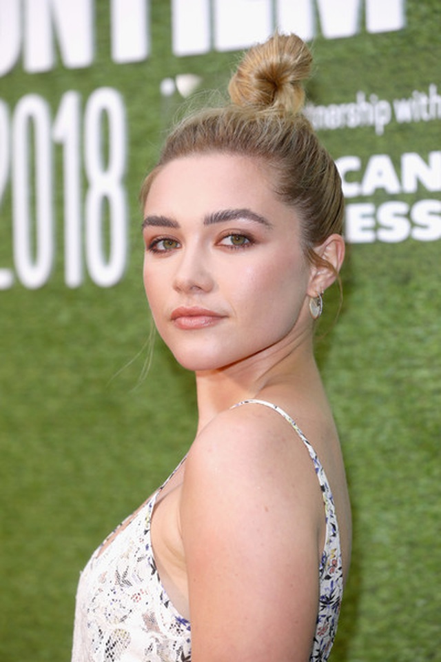 Cận cảnh làn da láng mịn của Florence Pugh - 1