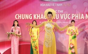 Thí sinh HHVN duyên dáng trong tà áo dài truyền thống